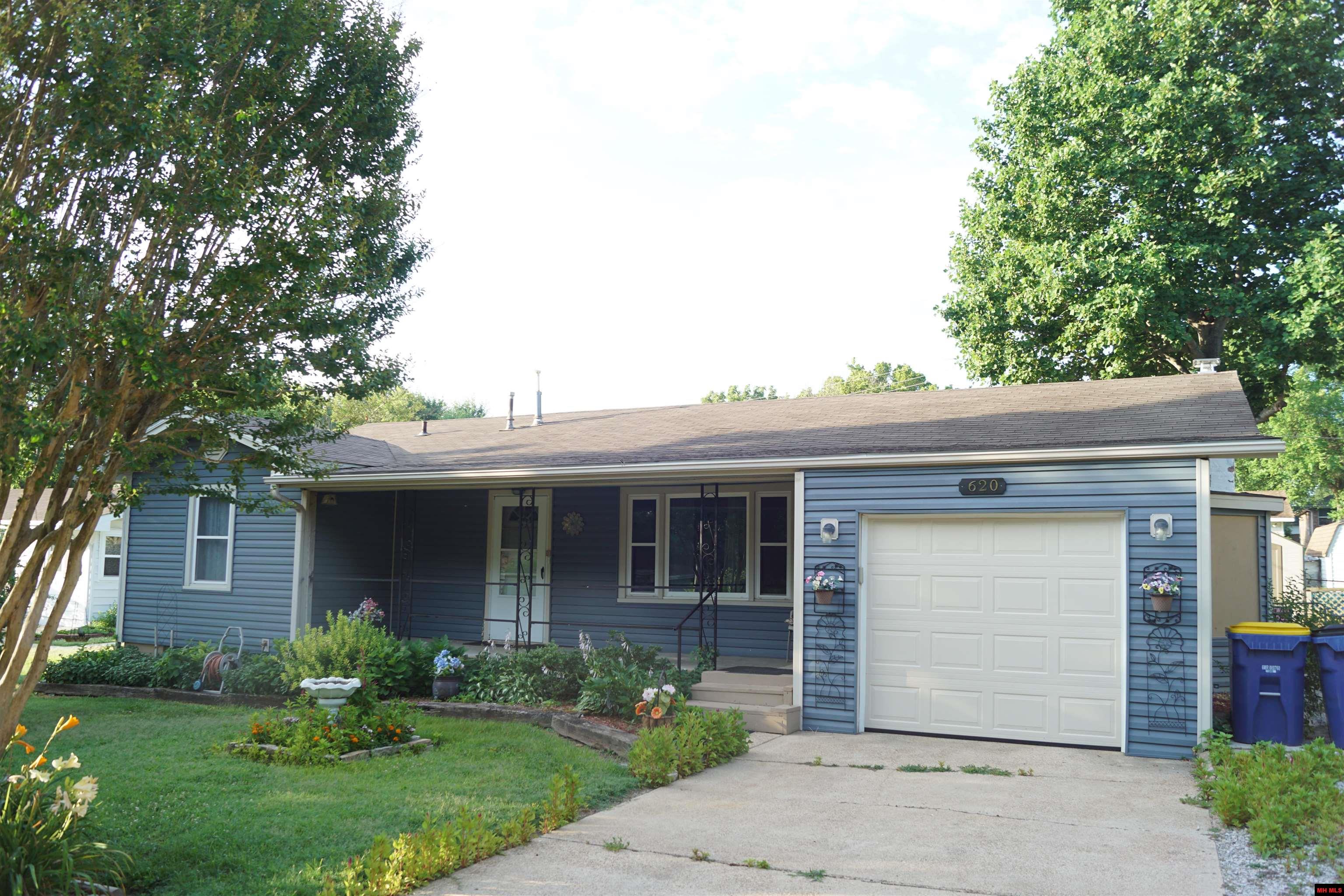 address: 620 E 6TH STREET  